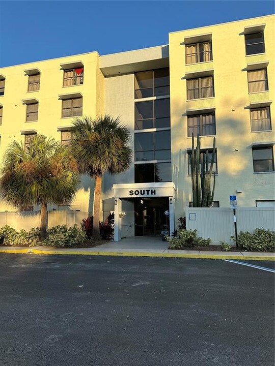 701 S Madison Ave in Clearwater, FL - Building Photo
