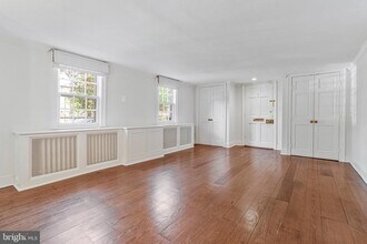 330 Wolfe St in Alexandria, VA - Building Photo - Building Photo