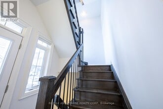 2015 Deerview Common in Oakville, ON - Building Photo - Building Photo