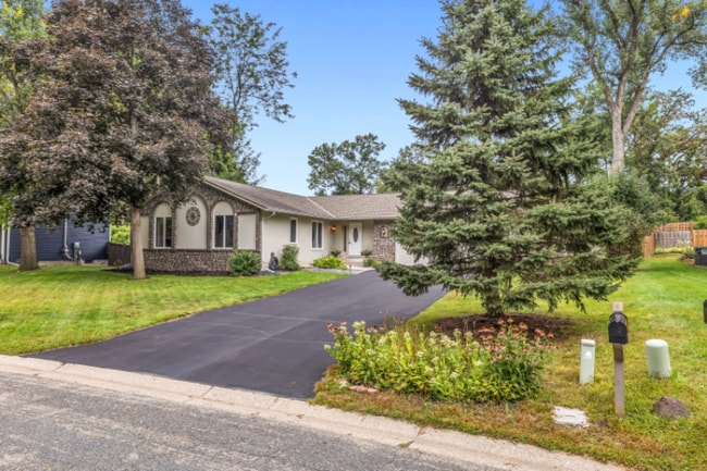 1227 Flicker Cir