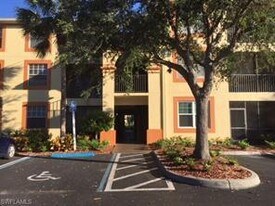 7905 Preserve Cir in Naples, FL - Building Photo