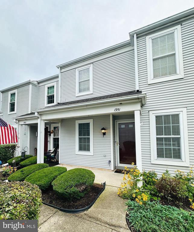 property at 1951 Wexford Rd