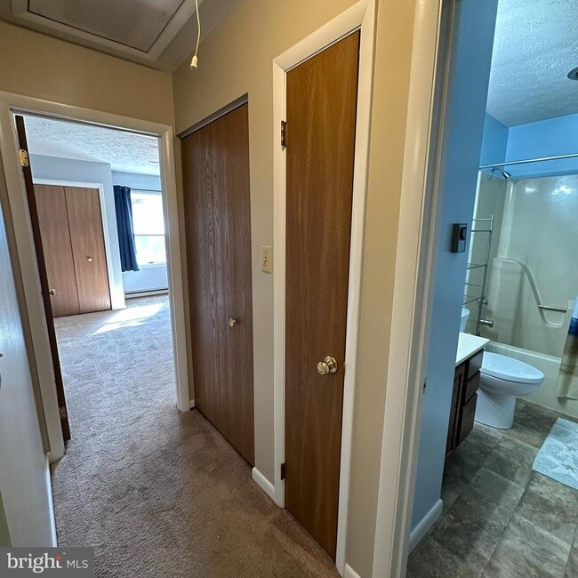 1088 Westgate Dr in Chambersburg, PA - Building Photo - Building Photo