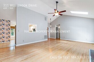 311 Westbrook Dr in Carrboro, NC - Building Photo - Building Photo