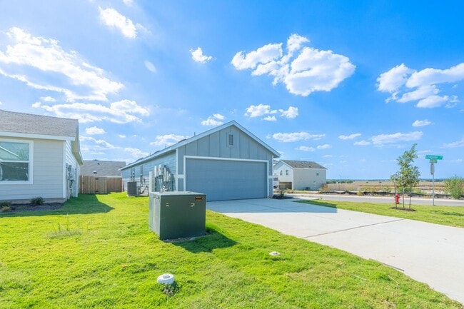 117 Dark Victory Rd in Jarrell, TX - Building Photo - Building Photo