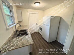 229 Orchard Ave in Cuyahoga Falls, OH - Building Photo - Building Photo