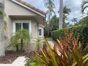 10101 NW 5th St in Plantation, FL - Foto de edificio - Building Photo