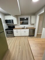 7202 W Crain St, Unit G in Niles, IL - Building Photo