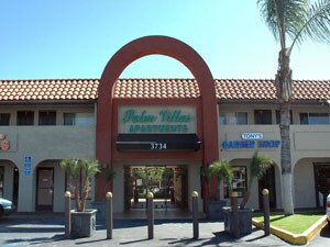 Palm Villas Apartments in El Monte, CA - Foto de edificio - Building Photo