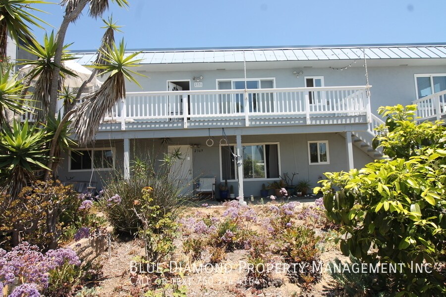 2369 Oxford Ave in Encinitas, CA - Building Photo