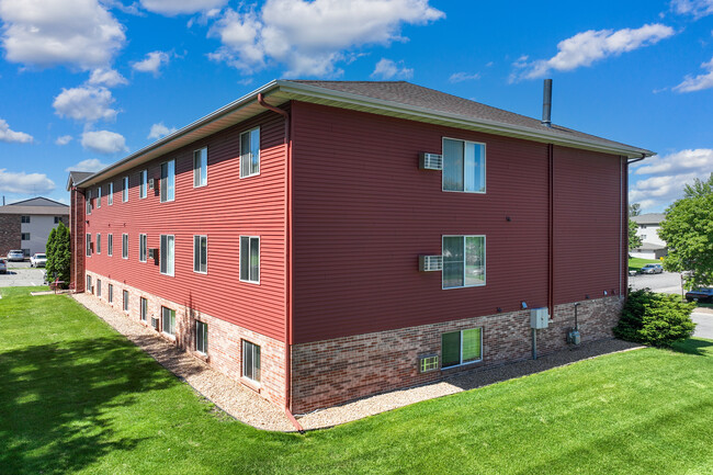 Paris Place Apartments in Sauk Rapids, MN - Foto de edificio - Building Photo