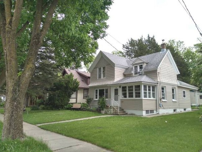 property at 721 W Olin Ave