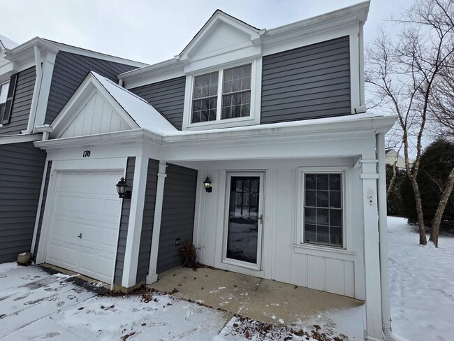 170 Half Moon Cir in Aurora, IL - Building Photo - Building Photo
