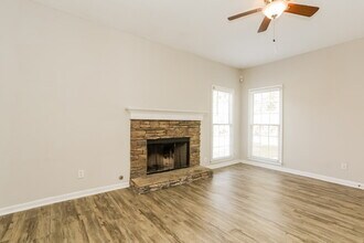 3833 Misty Lake in Ellenwood, GA - Foto de edificio - Building Photo