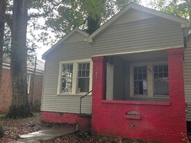 1625 Christine Dr in Anniston, AL - Building Photo