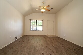 5006 John David Dr in Killeen, TX - Building Photo - Building Photo