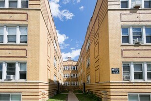 4409 N Kenneth Ave in Chicago, IL - Building Photo