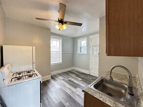4751 N Monticello Ave, Unit 2F in Chicago, IL - Building Photo - Building Photo