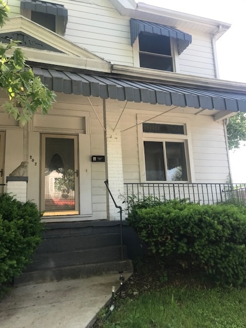 202 Harrison Ave, Unit 2nd Floor