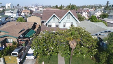 2110 6th Ave in Los Angeles, CA - Building Photo - Building Photo