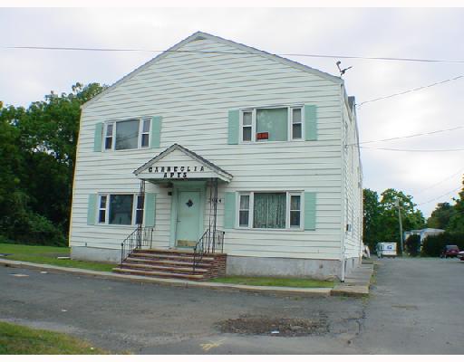 3064 Route 27 in Kendall Park, NJ - Building Photo