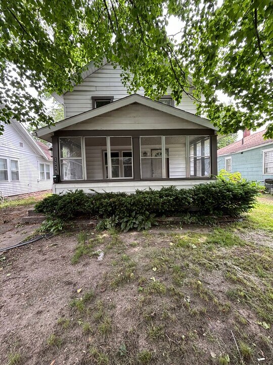 1338 N Adams St in South Bend, IN - Building Photo