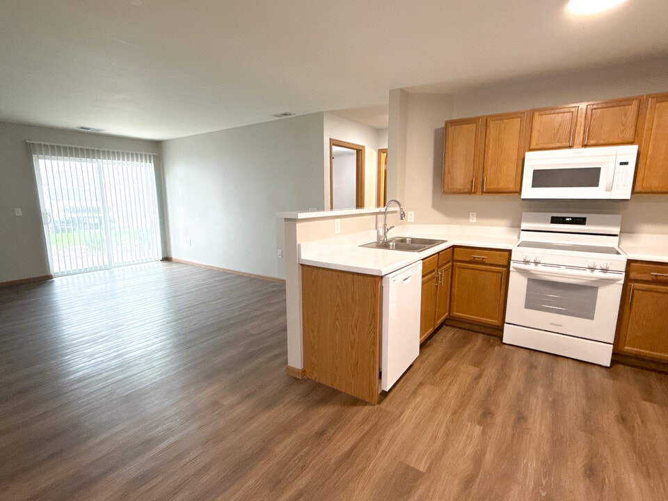 Highclere Apartments in Council Bluffs, IA - Building Photo