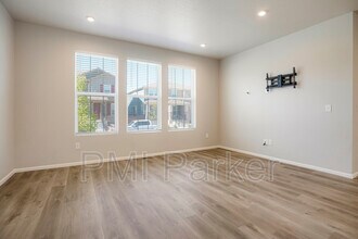 8274 S Trails Edge Ct in Centennial, CO - Building Photo - Building Photo