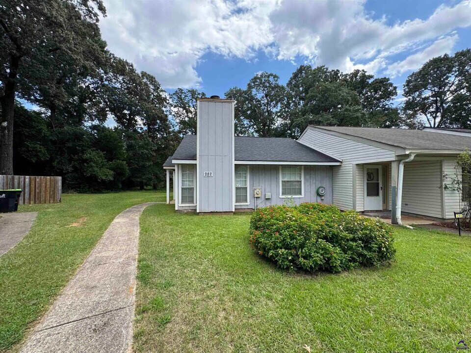 282 Somerset Dr in Warner Robins, GA - Building Photo