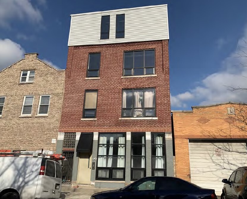 1826 W 17th St in Chicago, IL - Building Photo