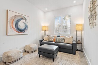 503 Resort Ln in Palm Beach Gardens, FL - Building Photo - Building Photo