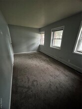 534 Milligan Ln in West Islip, NY - Building Photo - Building Photo