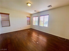 9365 Roping Cowboy Ave in Las Vegas, NV - Building Photo - Building Photo
