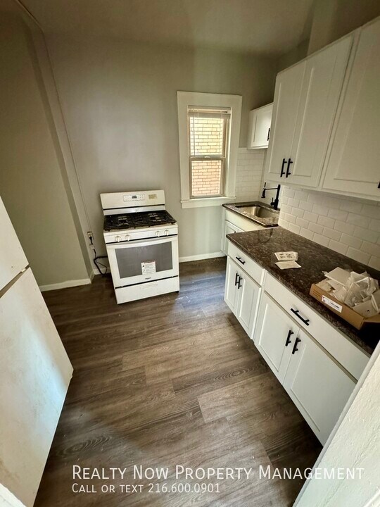 2976 S Moreland Blvd in Cleveland, OH - Foto de edificio