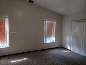 1125 NW 78th Ave in Plantation, FL - Building Photo - Building Photo