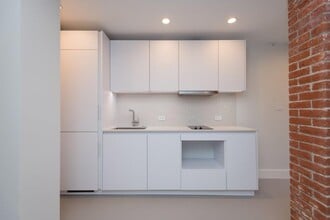 462 Massachusetts Ave, Unit 3 in Boston, MA - Foto de edificio - Building Photo