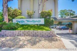4651 Pico St, Unit 111 in San Diego, CA - Building Photo