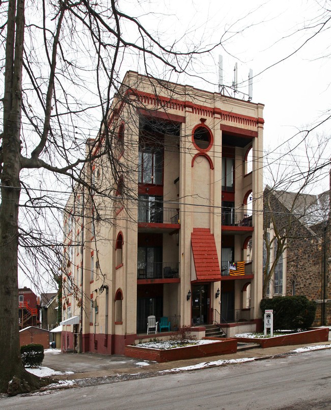 833 Mifflin Ave in Pittsburgh, PA - Building Photo - Building Photo