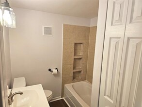 939 Green Mt Ln in Belleville, IL - Building Photo - Building Photo