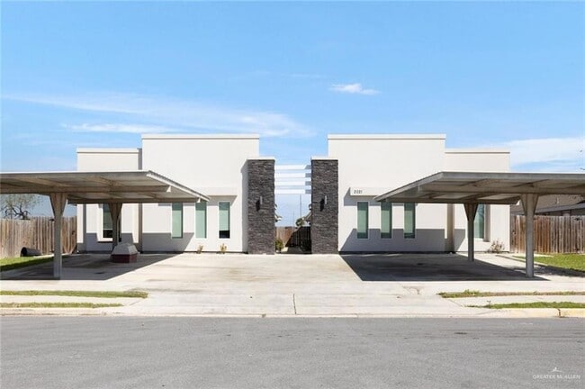 3409 Sahara Dr, Unit 2 in Edinburg, TX - Building Photo - Building Photo