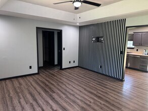 1019 N Dickerson Ave in Springfield, MO - Building Photo - Building Photo