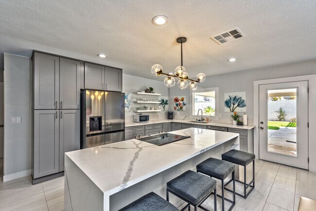 800 Canosa Ave in Las Vegas, NV - Building Photo - Building Photo