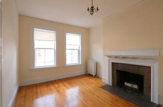 2 Ware St, Unit 10 in Cambridge, MA - Building Photo - Building Photo