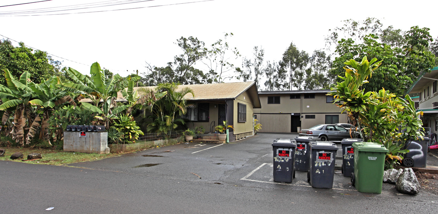 72 Lakeview Cir in Wahiawa, HI - Foto de edificio