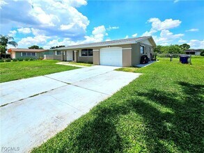 211 S Lake Dr in Lehigh Acres, FL - Building Photo - Building Photo