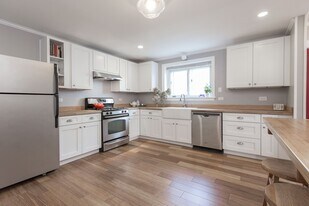 82 Gladstone St, Unit 1 in Boston, MA - Building Photo