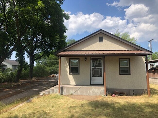 2236 Burlington Ave in Missoula, MT - Building Photo - Building Photo