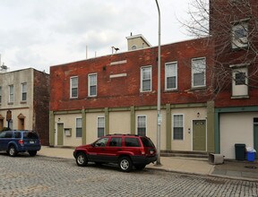 321-323 N Front St in Philadelphia, PA - Building Photo - Building Photo