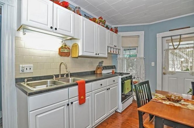 25 Saunders St in North Andover, MA - Building Photo - Building Photo