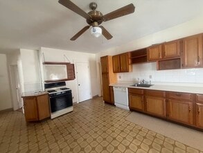 33 Cook St in Newton, MA - Building Photo - Building Photo